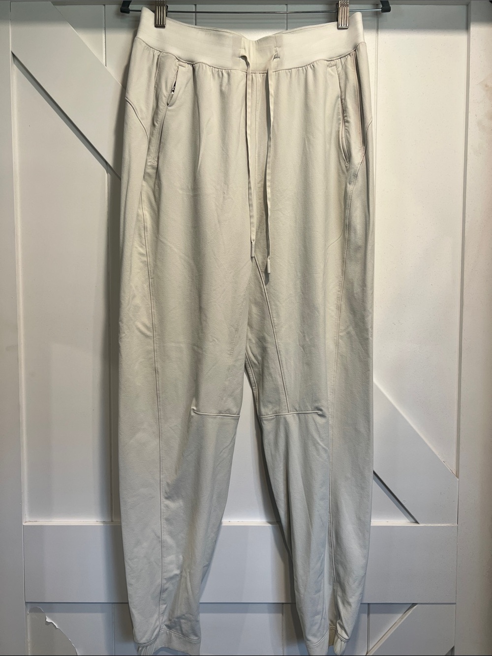 Lululemon | Women’s License to Train pants - Bone